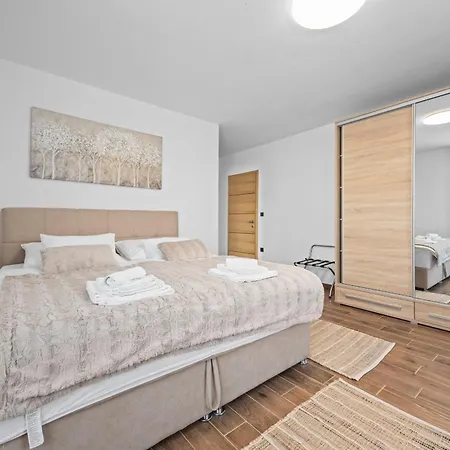 ヴィラ Camelie Near Barban For 10 People With Playground For Children, Fitness & Pet Friendly Grandići