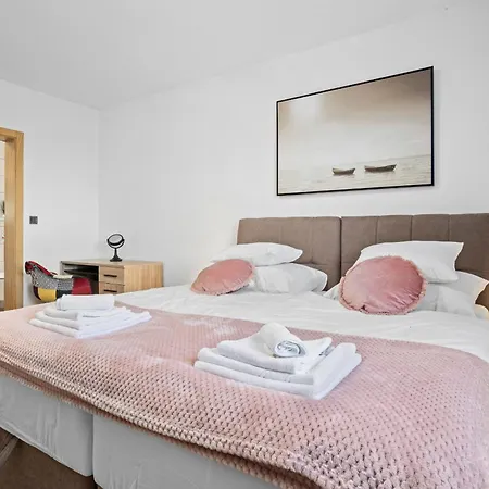 ヴィラ Camelie Near Barban For 10 People With Playground For Children, Fitness & Pet Friendly